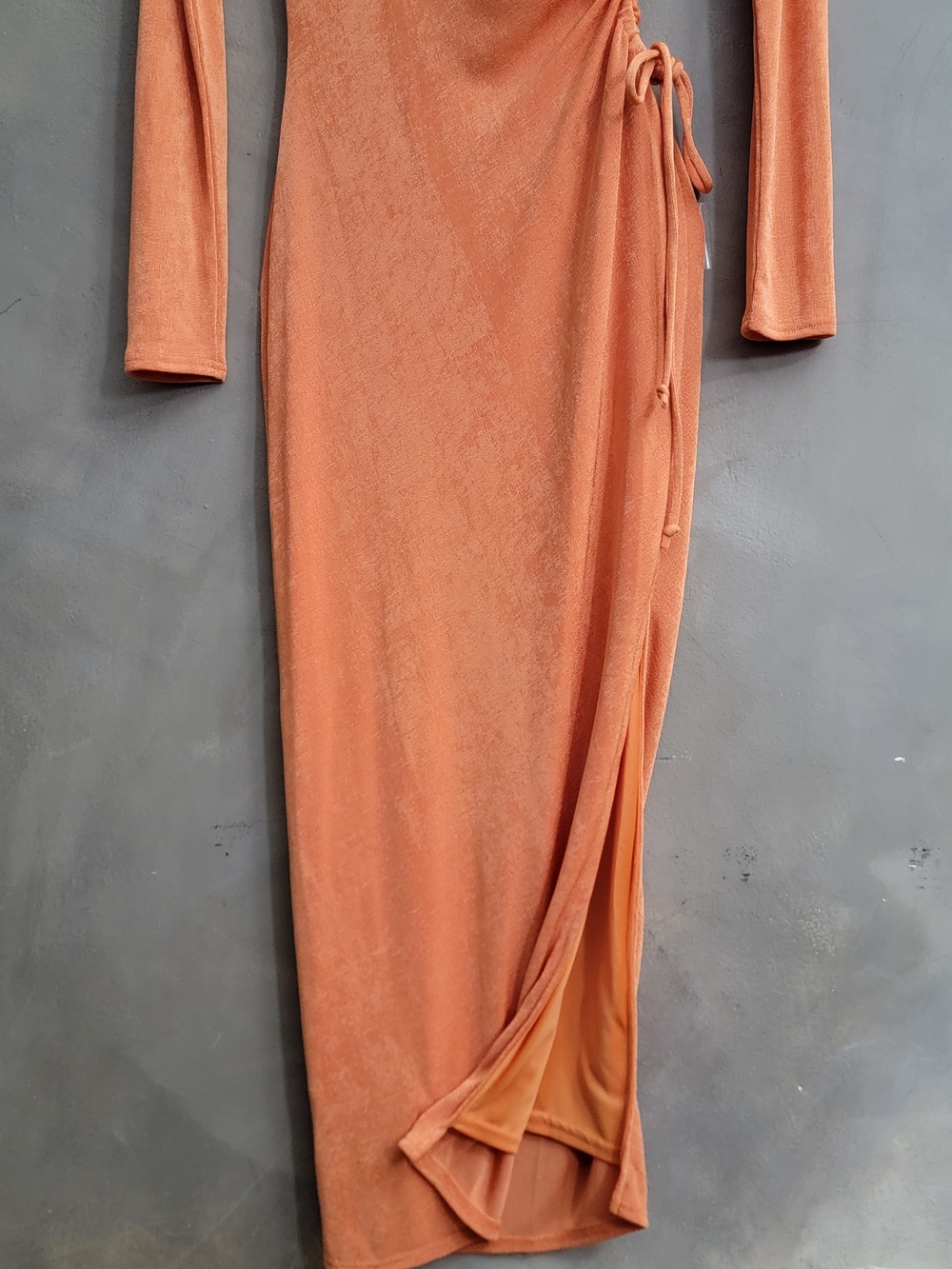 12th Tribe Long Sleeve Ruched Side Maxi Dress in Coral Orange Size M - Picture 7 of 8